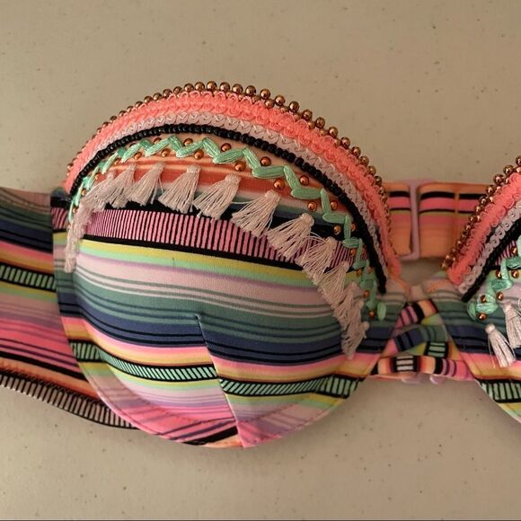 Victoria’s Secret bikini top - Picture 9 of 9